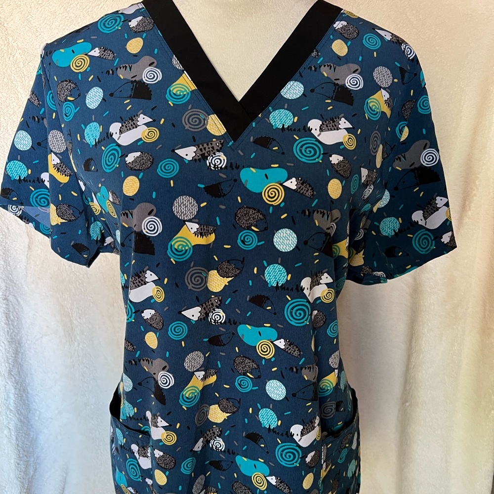 Maevn Women’s Scrub Too